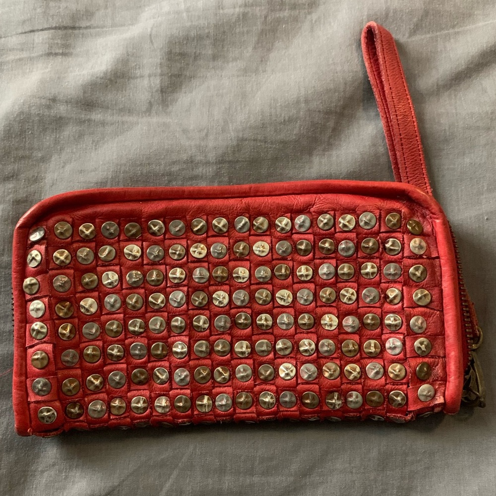 Platania genuine leather made in Italy wallet with studs.